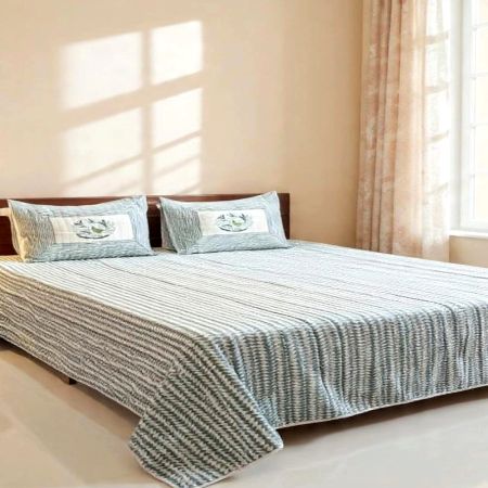 Handmade Green Bird Pattern Mulmul Cotton Quilted Bedcover